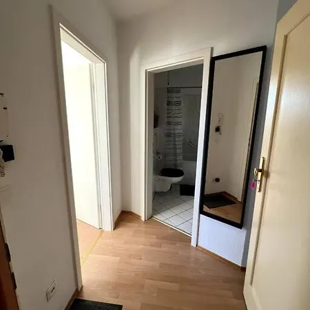 Cozy With Balkony Center Daire